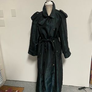 Trench coat iridescent look zip out lining sz 12 as is but can’t find flaw